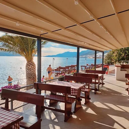 Anteo Uz Plazu Sa Privatnim Parkingom * Neum