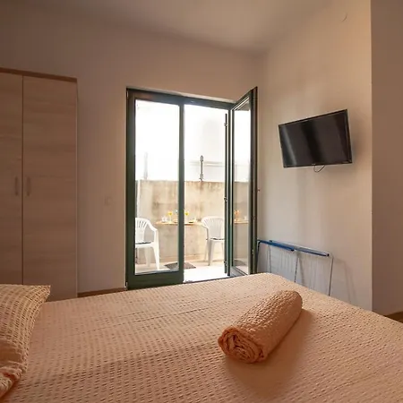 Apartment Anteo Uz Plazu Sa Privatnim Parkingom