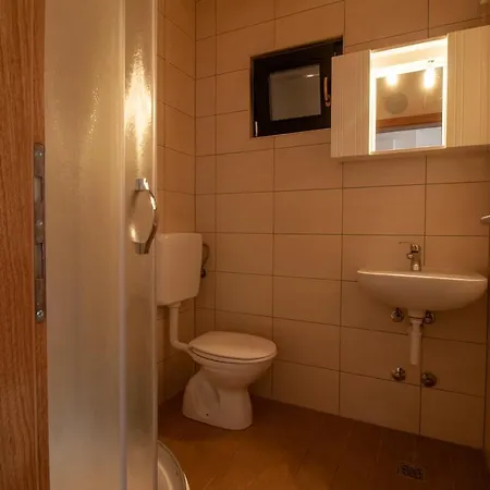 Appartamento Anteo Uz Plazu Sa Privatnim Parkingom Neum