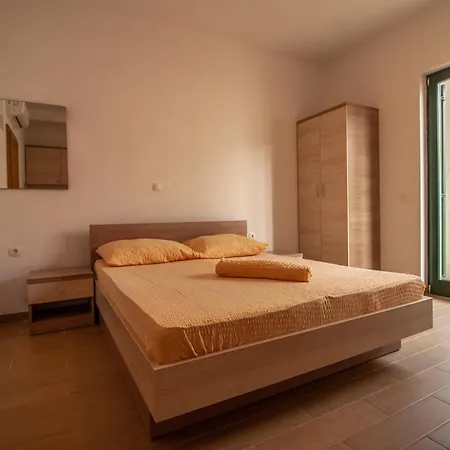 Anteo Uz Plazu Sa Privatnim Parkingom Apartment