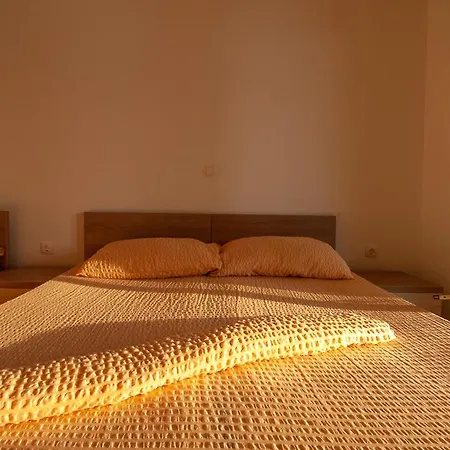 Anteo Uz Plazu Sa Privatnim Parkingom Appartamento Neum