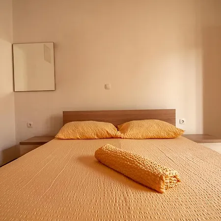 Anteo Uz Plazu Sa Privatnim Parkingom Appartamento