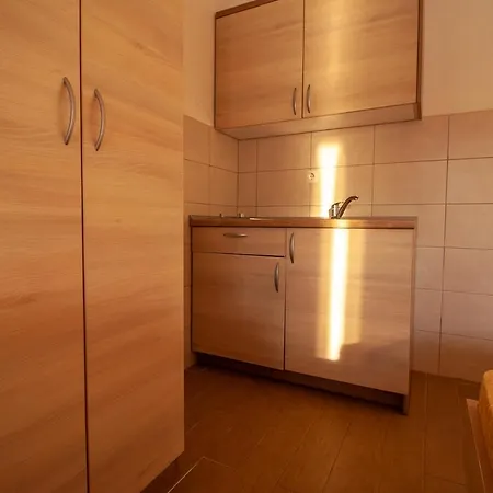 Anteo Uz Plazu Sa Privatnim Parkingom Apartment