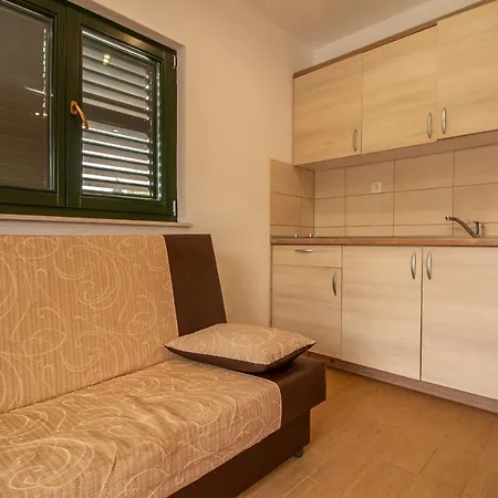 Apartment Anteo Uz Plazu Sa Privatnim Parkingom Neum