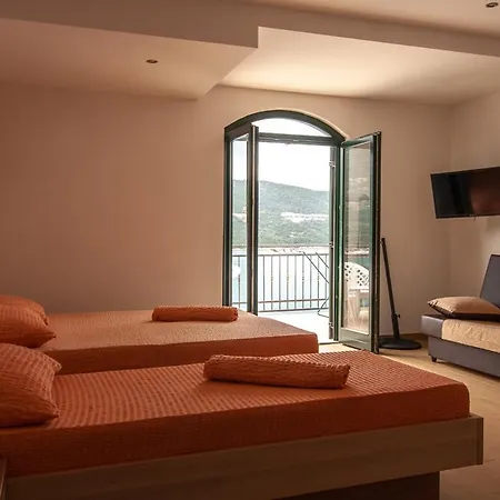 Anteo Uz Plazu Sa Privatnim Parkingom * Neum