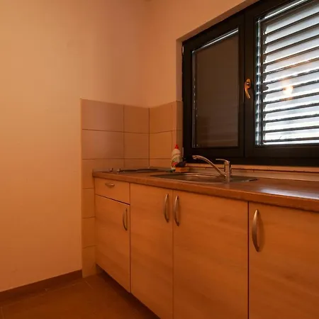 Appartamento Anteo Uz Plazu Sa Privatnim Parkingom Neum