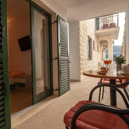 Anteo Uz Plazu Sa Privatnim Parkingom Apartment