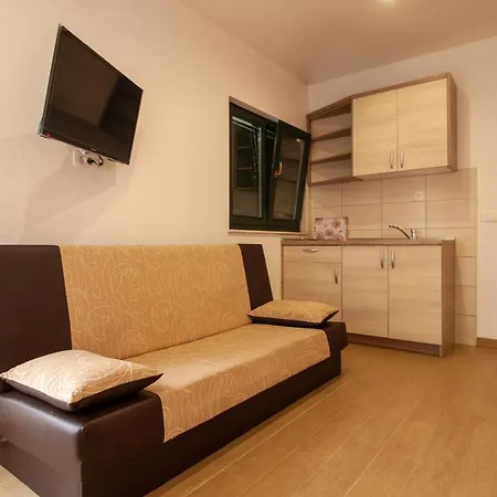 Apartment Anteo Uz Plazu Sa Privatnim Parkingom