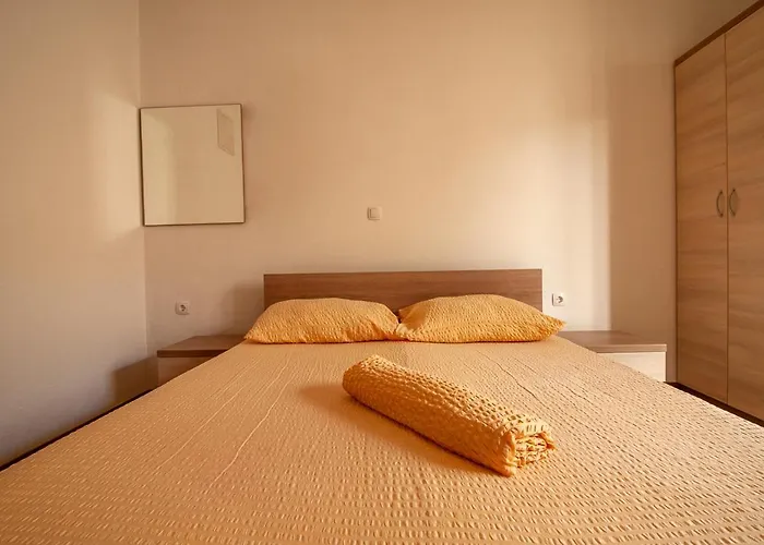 Anteo Uz Plazu Sa Privatnim Parkingom Apartament