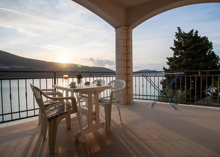 Anteo Uz Plazu Sa Privatnim Parkingom Apartament Neum