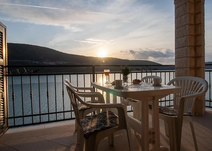 Anteo Uz Plazu Sa Privatnim Parkingom Apartament *