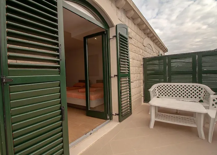 Apartament Anteo Uz Plazu Sa Privatnim Parkingom Neum